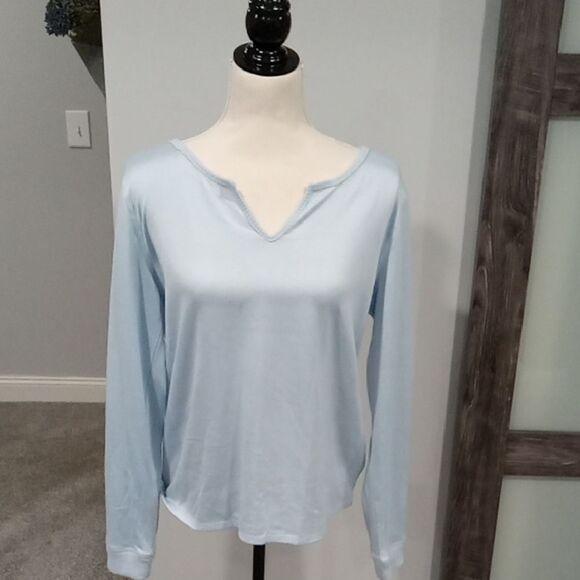 Splendid Light Blue Women's v neck sweater w ribbed cuffs & collar size L NWOT - Picture 1 of 3